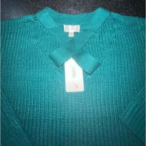 NWT GREEN CROSS NECK SWEATER SZ L